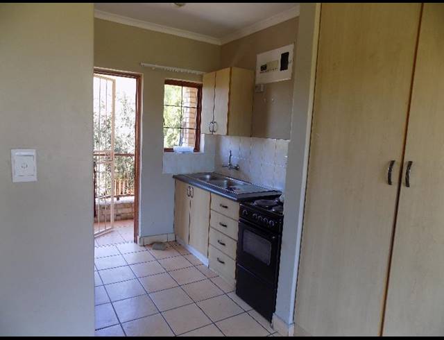 1 BEDROOM PROPERTY TO RENT IN DIE BULT